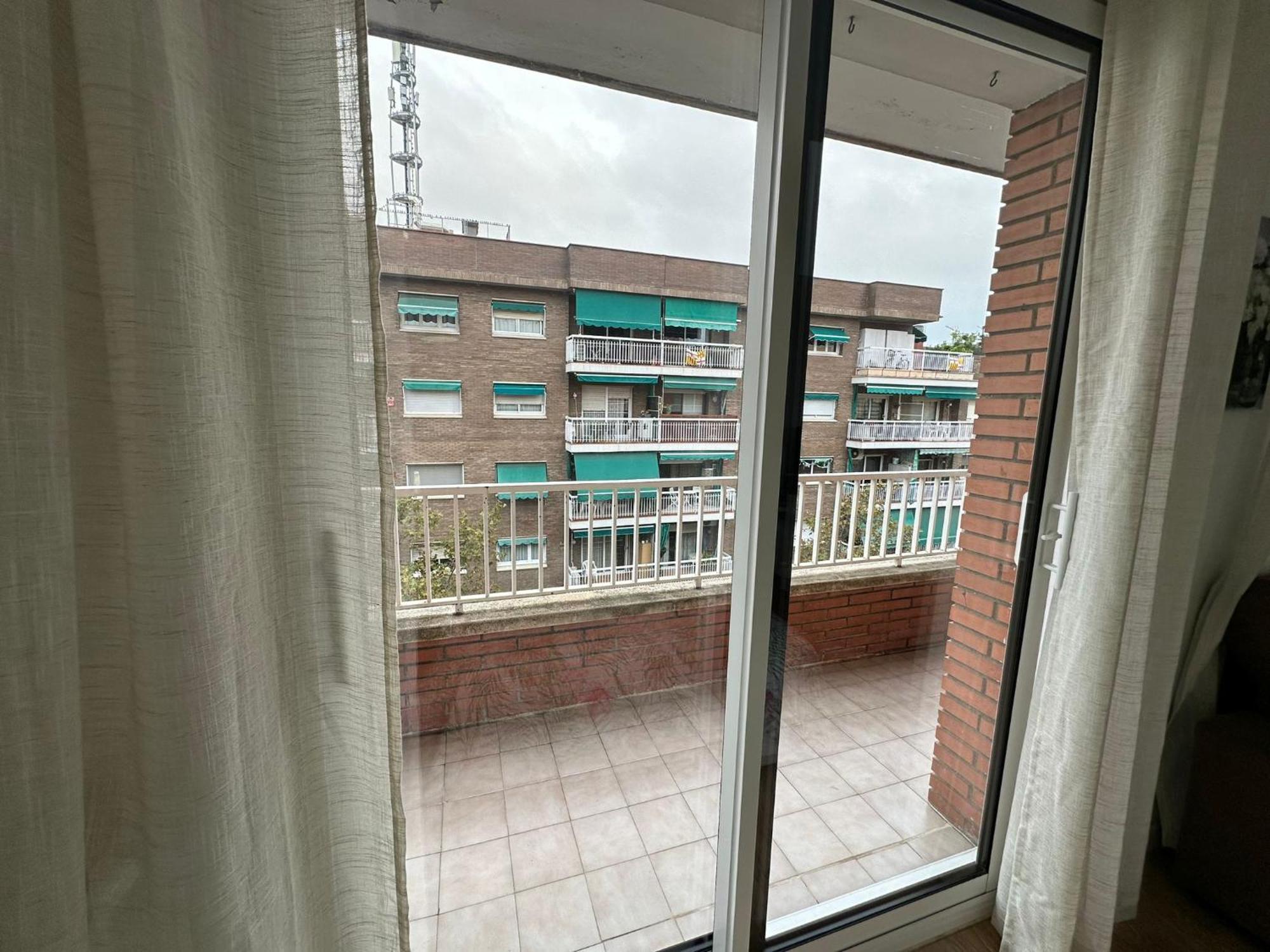 Alojamiento Parrales Barcelona Exterior foto